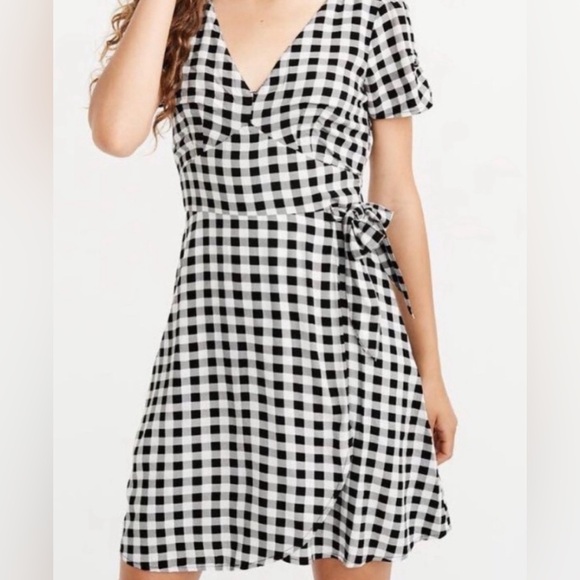 Abercrombie & Fitch Dresses & Skirts - Abercrombie & Fitch Woman’s Plaid Gingham Dress